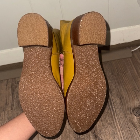 NWT FRYE AND CO. Banana Camryn Tall Pull On Boots Sz 8.5
Similar to the Campus - Picture 2 of 4